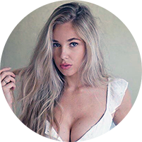 Chicago escort Priscilla, click to navigate